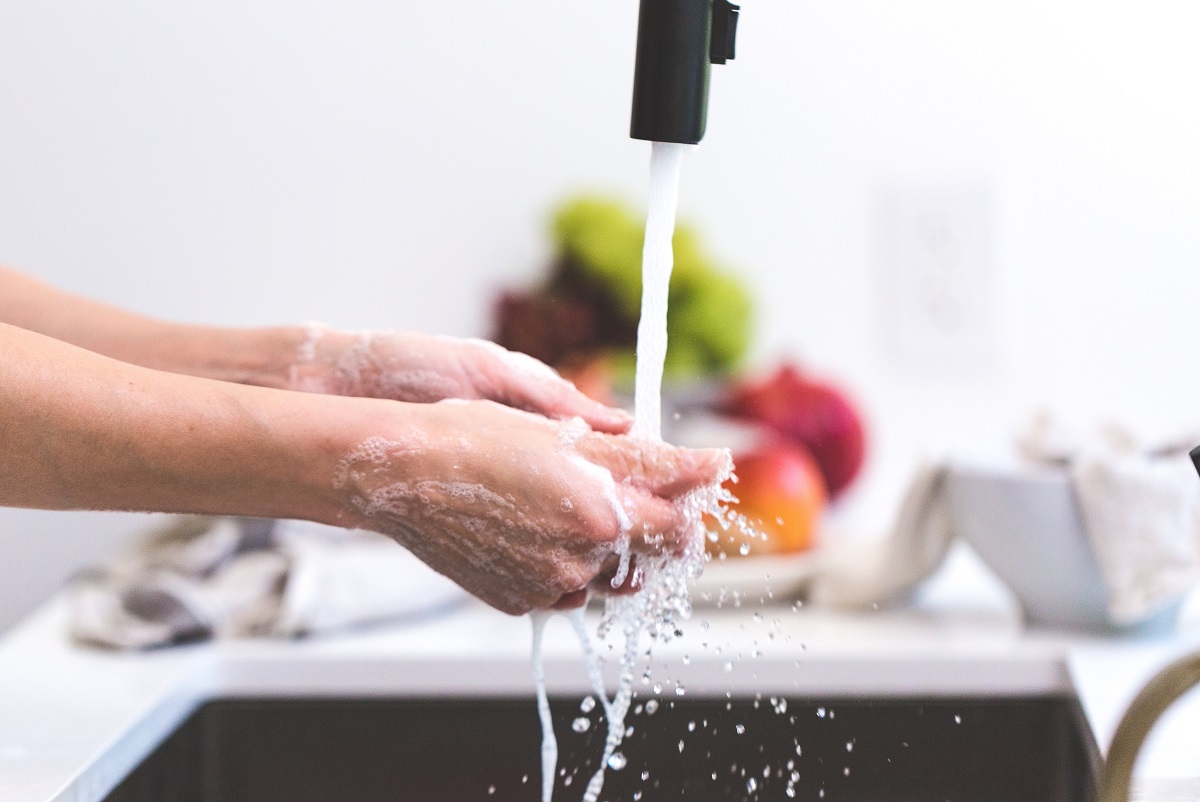 Lavare e igienizzare le mani con i prodotti Midor perché è importante