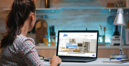 Come pulire smartphone e monitor con i prodotti Midor