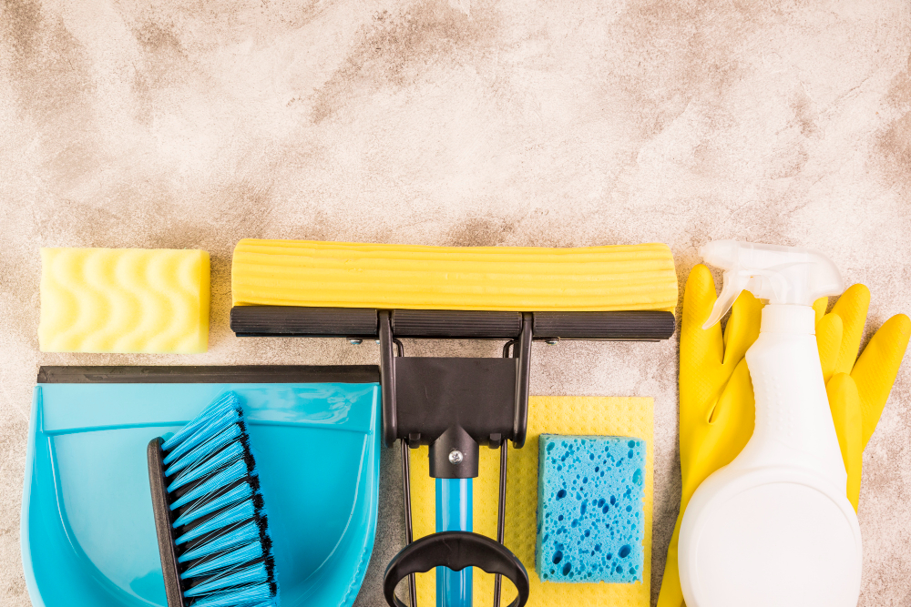 Attrezzi pulizia per pulire facile