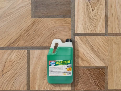 Detergente per legno Agrucer per pulire parquet